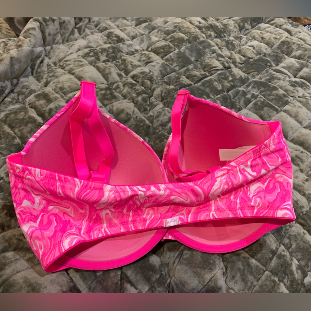 Bra
34DDD - Picture 2 of 4